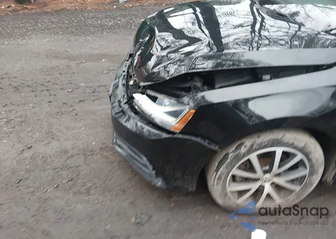 2017 Volkswagen Jetta 1.4T Se z USA, uszkodzony, nr VIN 3VWDB7AJ4HM383085